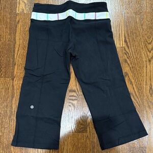LULULEMON CROP LEGGINGS